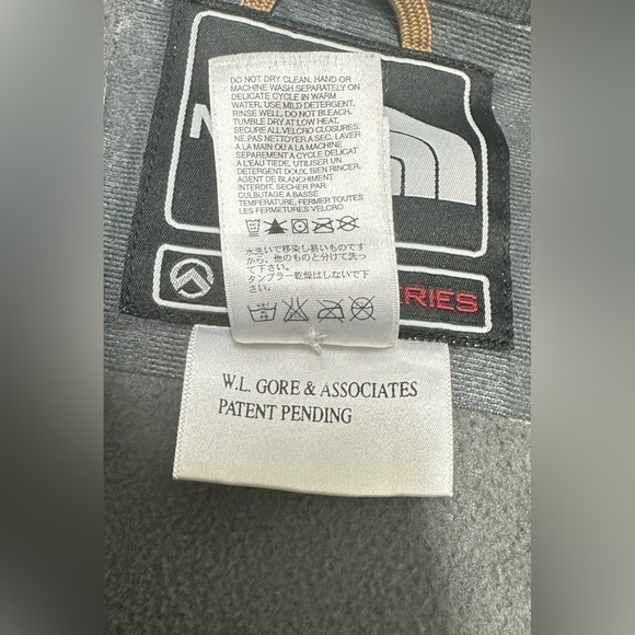 The North Face Summit Series GORE-TEX Soft Shell Jacket - Picture 12 of 13